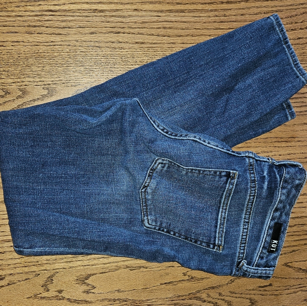 Kut Jeans Size 6. Juliet Slouchy Boyfriend. Button Fly.